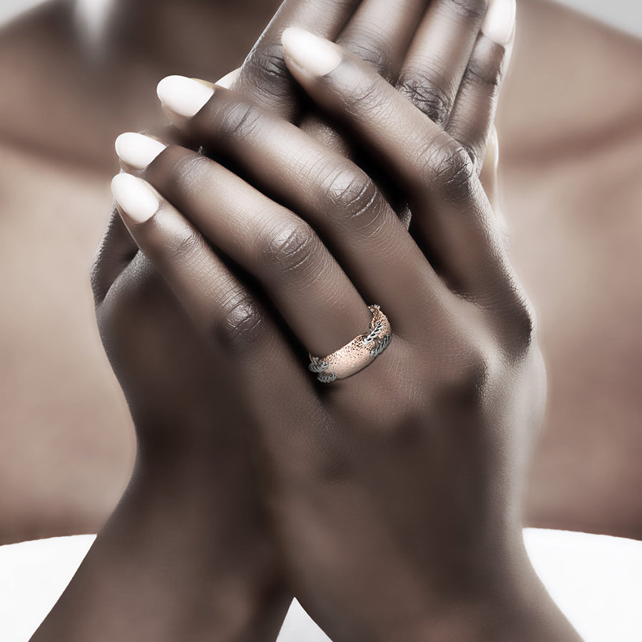 18k Solid Gold Link Ring With Modern Dome Texture Look 